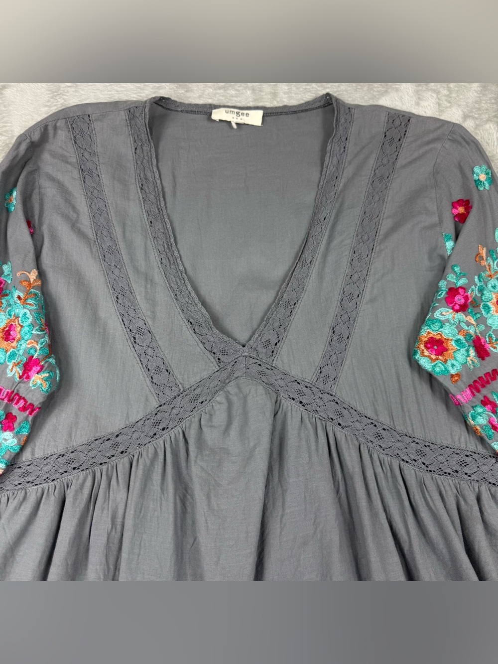 Umgee Gray Tunic Dress with Teal and Pink Floral Embroidery - Picture 5 of 9